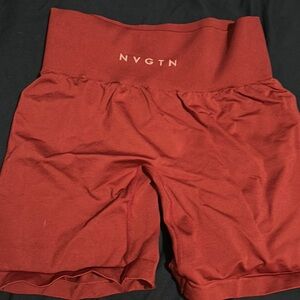 Carmine Solid Seamless Shorts